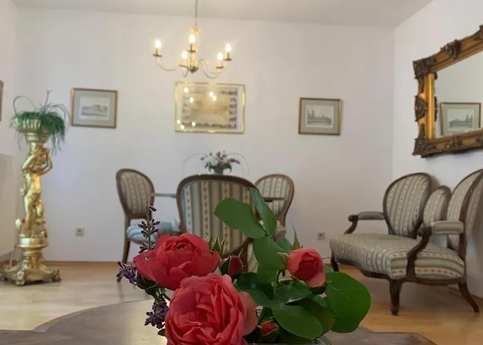 Amadeus Apartment